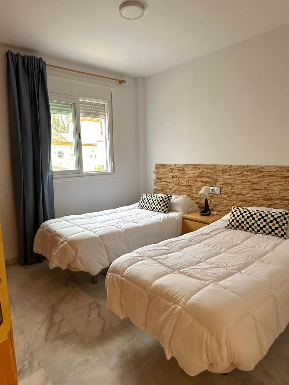 Apartahotel Dona Reyes Chipiona Ngoại thất bức ảnh